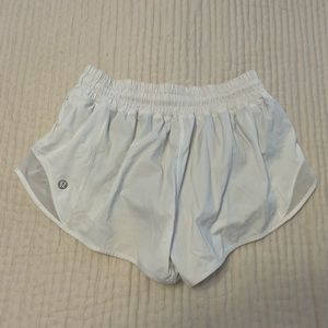 Lululemon white hotty hot shorts, 2.5 inch inseam